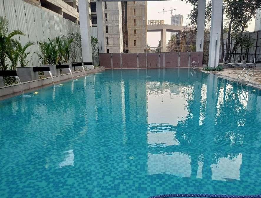 Piramal Vaikunth, Thane — swimming pool built by Ederra Infra